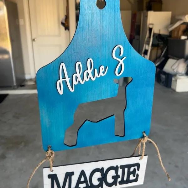 Custom Livestock Stall Sign with Chalkboard Base β Personalized Animal Cutout β 4H FFA Exhibitor Name Tag for Fair Pens