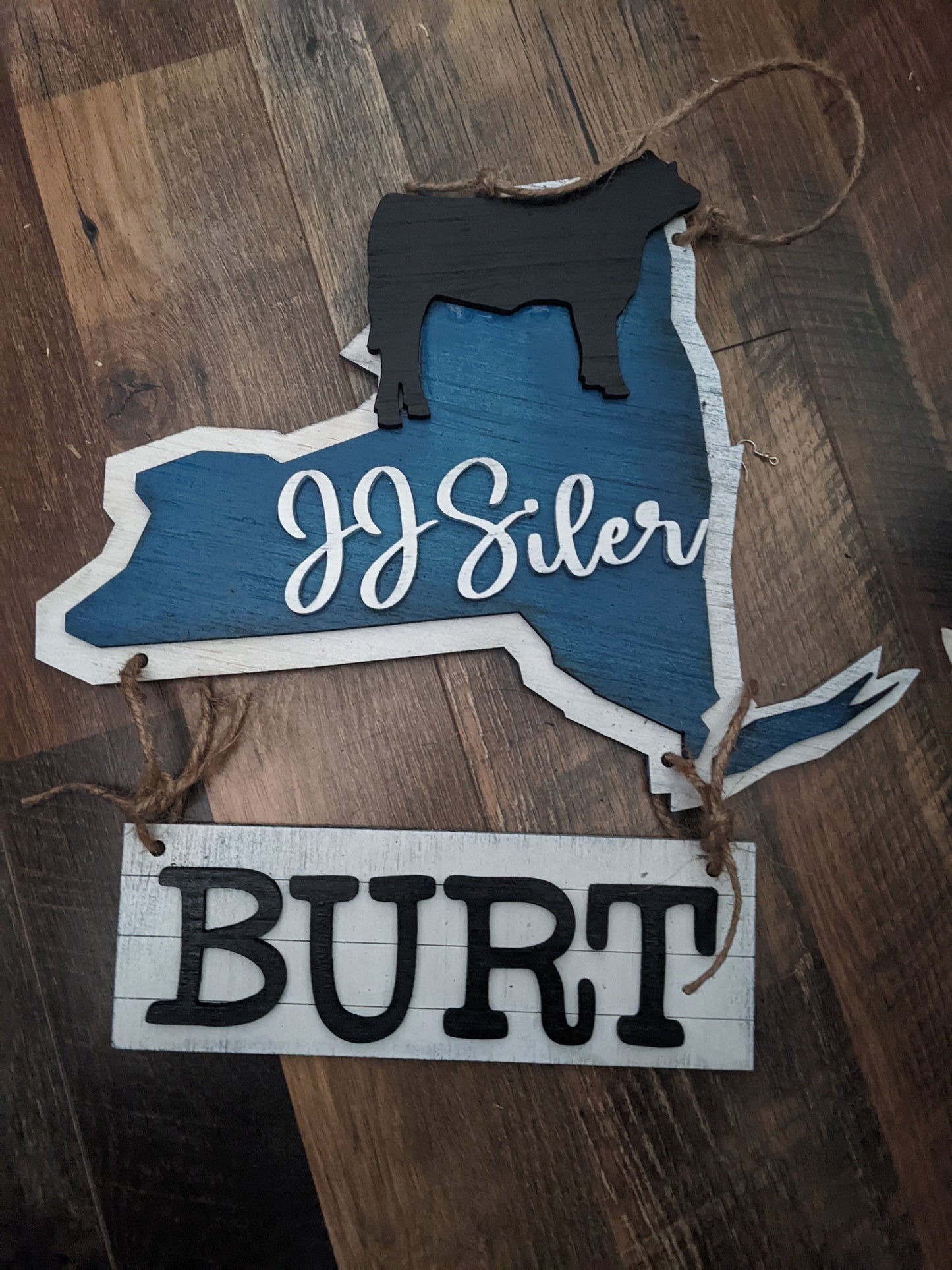 Hawaii Stall Sign – Custom State Shaped Livestock Sign for 4H & FFA – Personalized Barn Sign for Steer, Pig, Goat, Lamb, Turkey