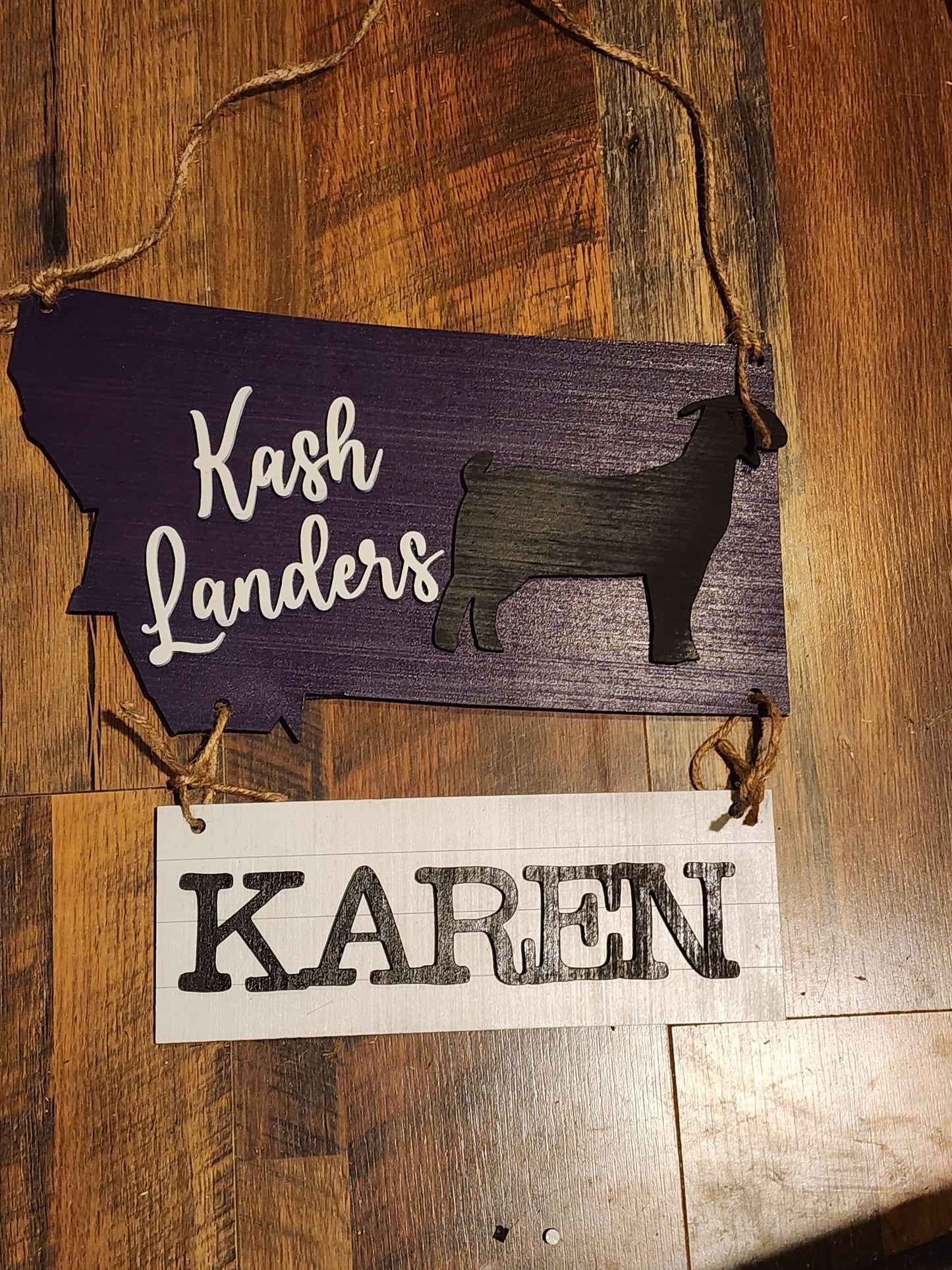 Montana Stall Sign – State Shaped Livestock Tag for 4H & FFA – Custom Barn Sign for Steer, Pig, Goat, Lamb, Turkey, Dairy Goat MT