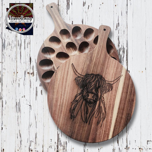 Highland Cow Deviled Egg Board – Acacia Wood Tray – Holds 24 Eggs – Hand-Drawn Line Art – Farmhouse Charcuterie & Cheese Board
